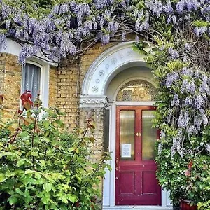 Guest house St. James's, London